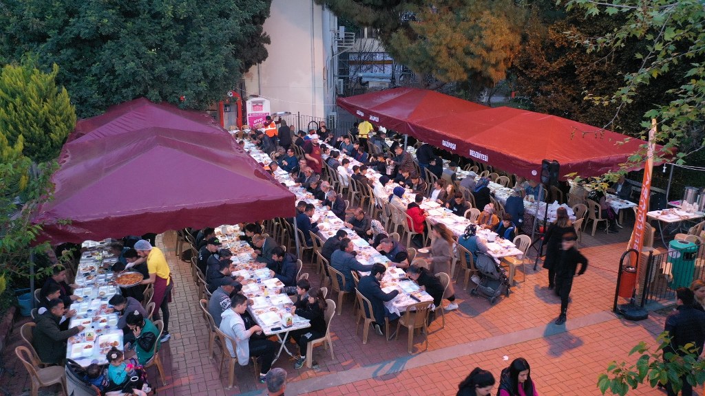 GAZİPAŞA BELEDİYESİ,  ILICA PARKI KÜLTÜR KAFE’DE İFTAR SOFRASI KURUYOR