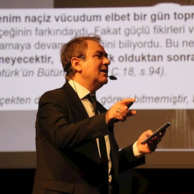 SİNAN MEYDAN’DAN GAZİPAŞA’DA “ÖLÜMSÜZ FİKİRLERİYLE ATATÜRK” SÖYLEŞİSİ 