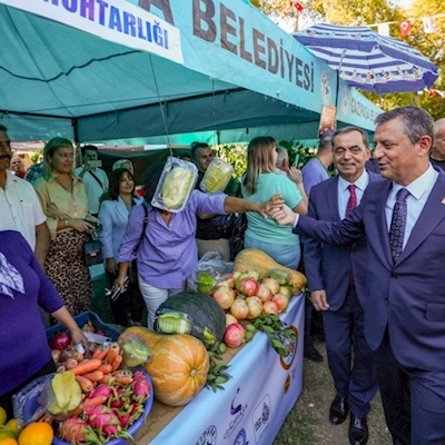 ÇEKİRDEKSİZ NAR VE TROPİKAL MEYVE FESTİVALİ ON BİNLERİ AĞIRLADI